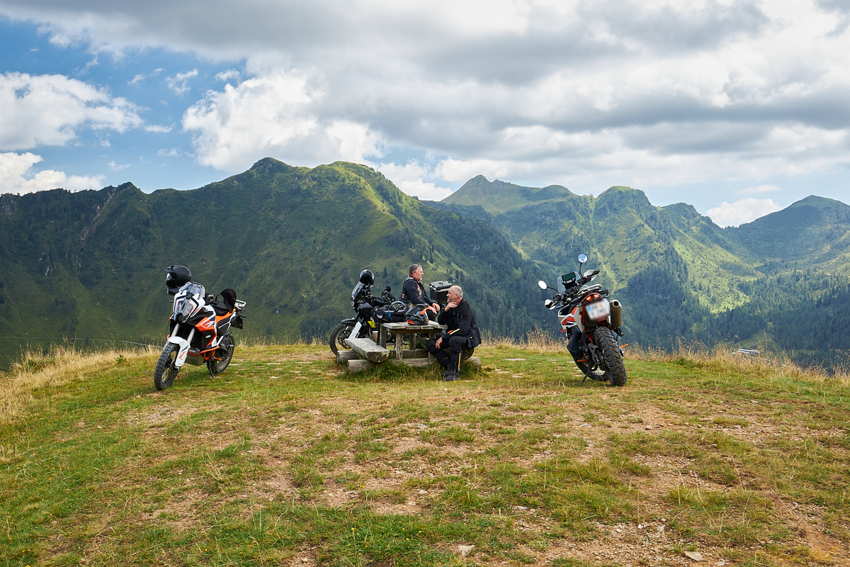 Motorradtrip Friaul-HR-Zeljava 008
Keywords: On Tour,Motorradtour,Friaul_Zeljava_2024,Technik,Motorrad,Kurtis Motorräder,KTM 1290 Super Adventure R,KTM 890 Adventure R,Husqvarna Norden 901,Menschen,Bekannte Personen,Otto Kornexel,Herbert Kreuzwieser