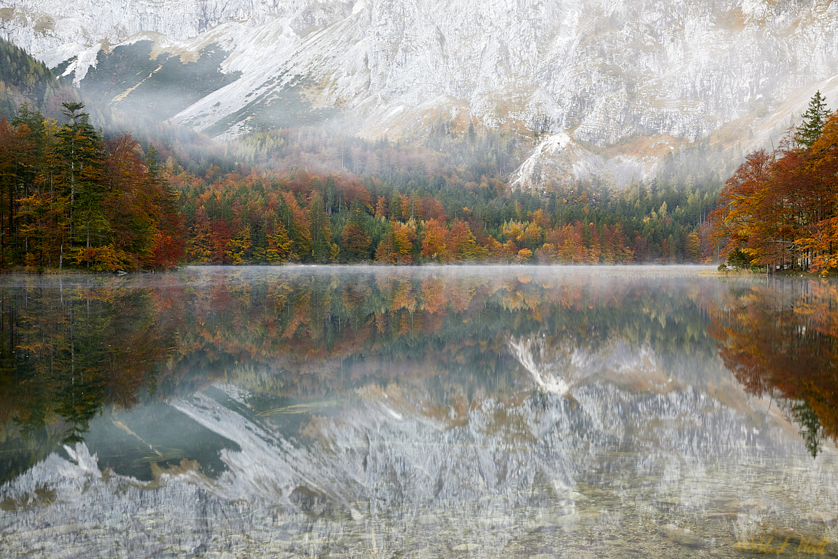 Spiegelung am hinteren Langbathsee.
Keywords: Ausrüstung,Polfilter,Stativ,Jahreszeit,Herbst,Natur,Baum,Herbstblätter,Landschaft,Wasser,See,Langbathsee,Ort,sterreich,Oberösterreich,Salzkammergut,Stimmung,Mystisch,Wetter,Nebel,Berg,Fels,Spiegelung