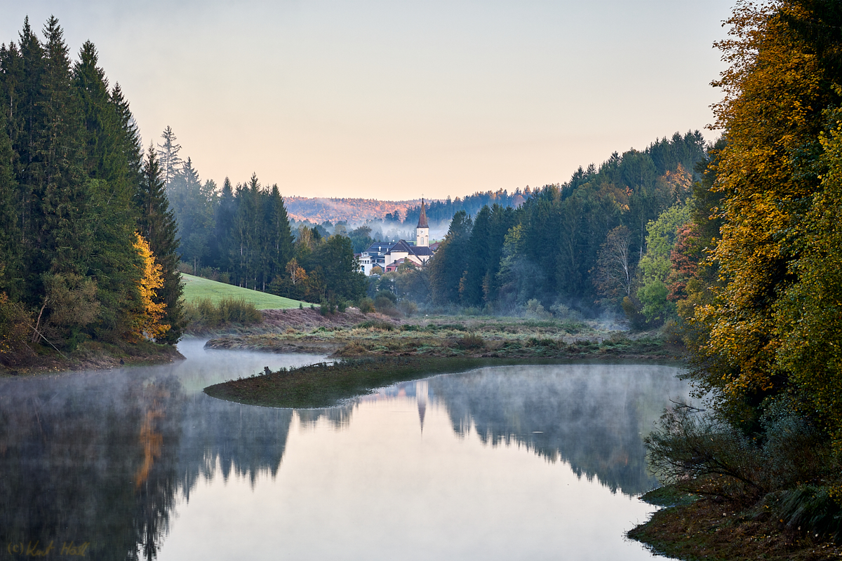 Blick auf Oberkappel...
... Früh morgens am Stausee..
Keywords: Ausrüstung,Stativ,Jahreszeit,Herbst,Natur,Baum,Herbstblätter,Landschaft,Wasser,See,Stausee,Stimmung,Morgenlicht,Mystisch,Wetter,Nebel,Ort,sterreich,Oberösterreich,Oberkappel